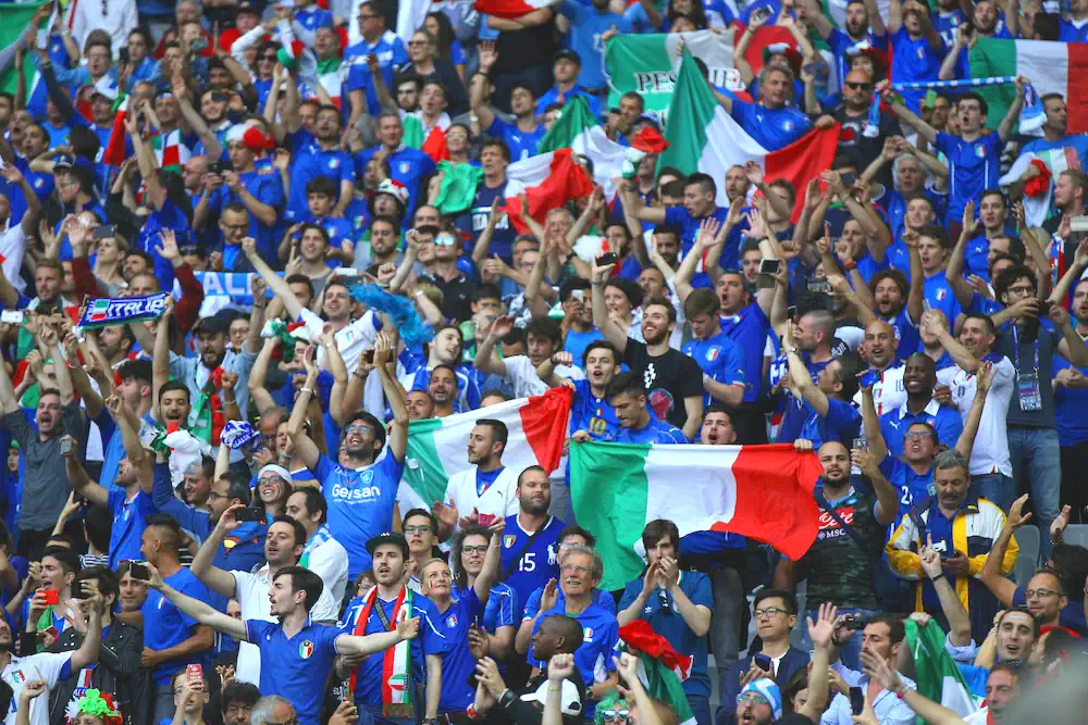 Tifosi italiani a una partita