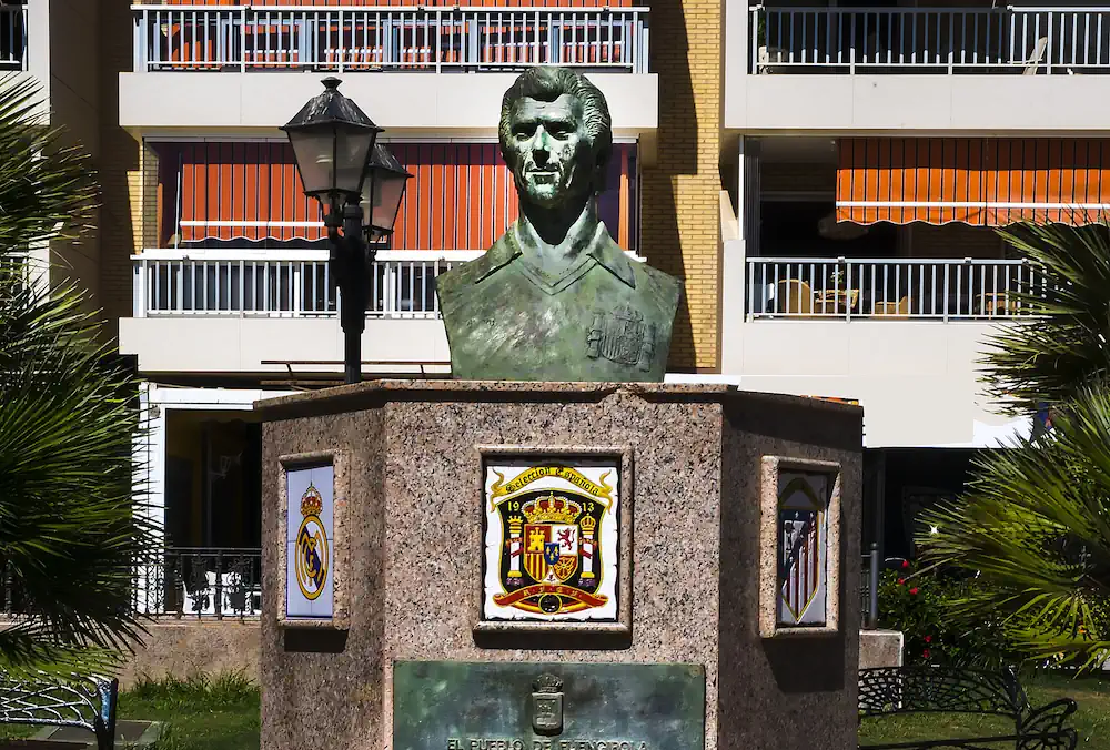 Statua di Juanito a Fuengirola, dove è nato