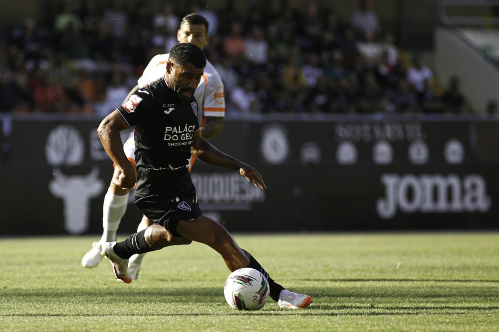 Giocatori di calcio in azione durante una partita