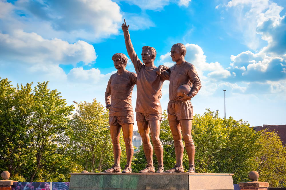 Statua di George Best, Denis Law e Sir Bobby Charlton